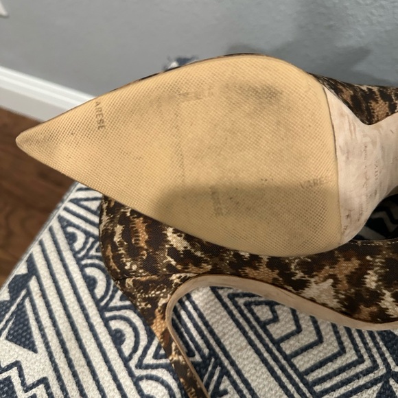 Manola Blahnik Leopard Pump, 38.5 - Picture 4 of 5